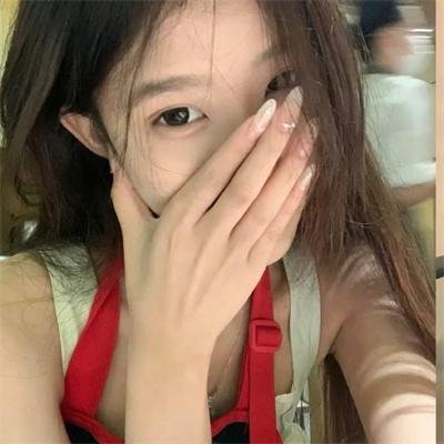 年轻女人